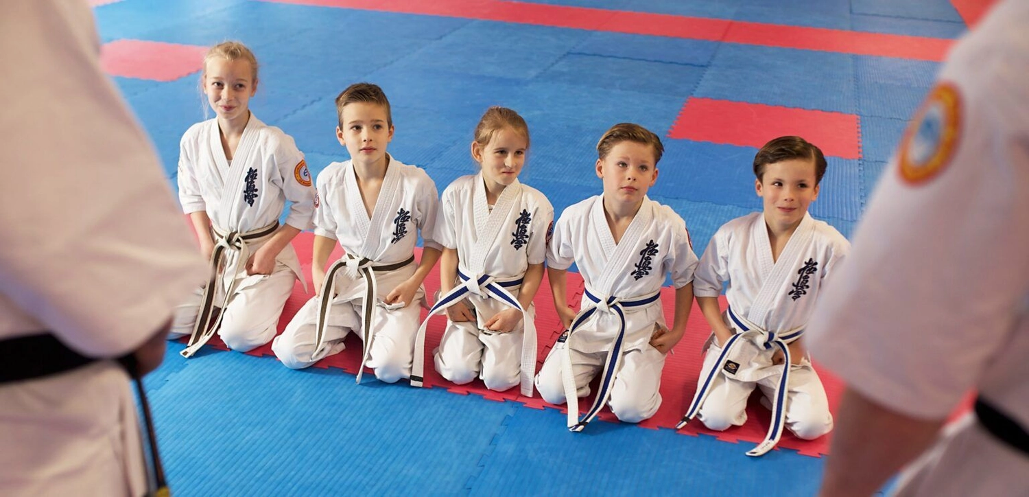 Atrium Sports e.V. - Kampfsport und Fitness - Kinder in einem Karate-Kurs.
